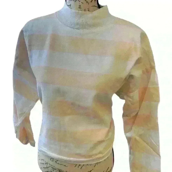 ⛵️ The Hamptons are Calling 
Perfect for Boating Top - Picture 4 of 4